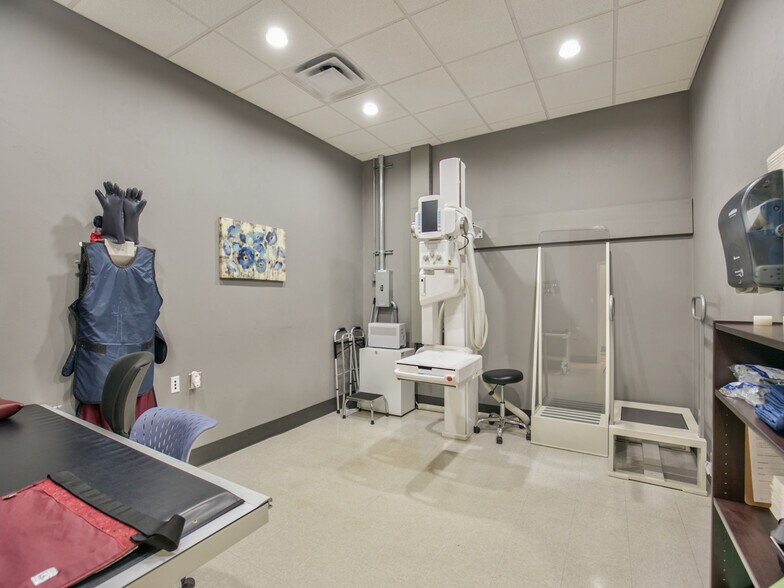 More Photos Of 1981 Capital Cir NE, Tallahassee Medical For Lease
