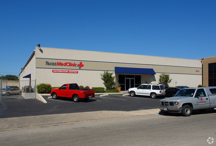 Primary Photo Of 10731 Gulfdale St, San Antonio Distribution For Sale