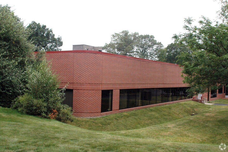 More Photos Of 25 Forge Pky, Franklin Research And Development For Lease