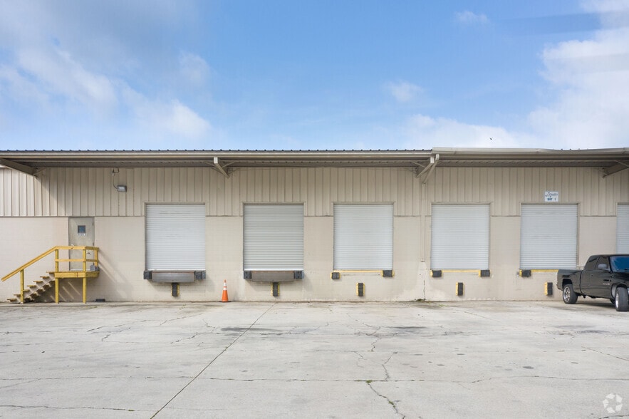 More Photos Of 3028 Mercury Rd, Jacksonville Warehouse For Lease