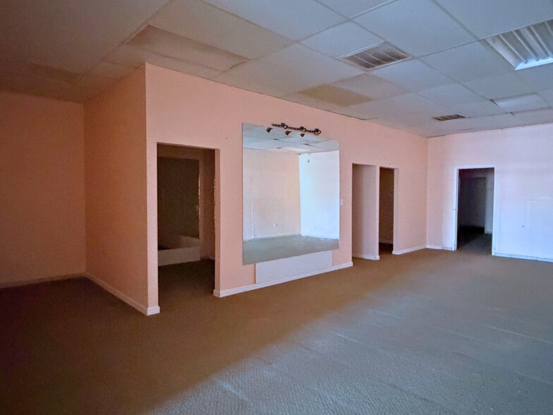 More Photos Of 8452-8456 Gulf Fwy, Houston Unknown For Lease