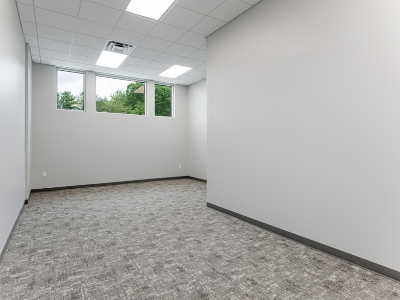 More Photos Of 559 Long Shoals Rd, Arden Medical For Lease