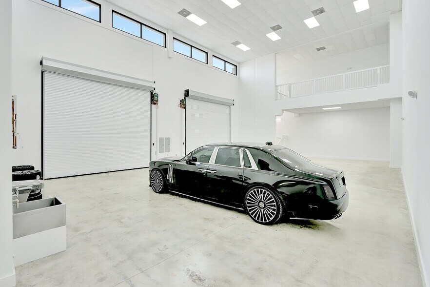 More Photos Of 6700 NE 2nd Ct, Miami Warehouse For Lease