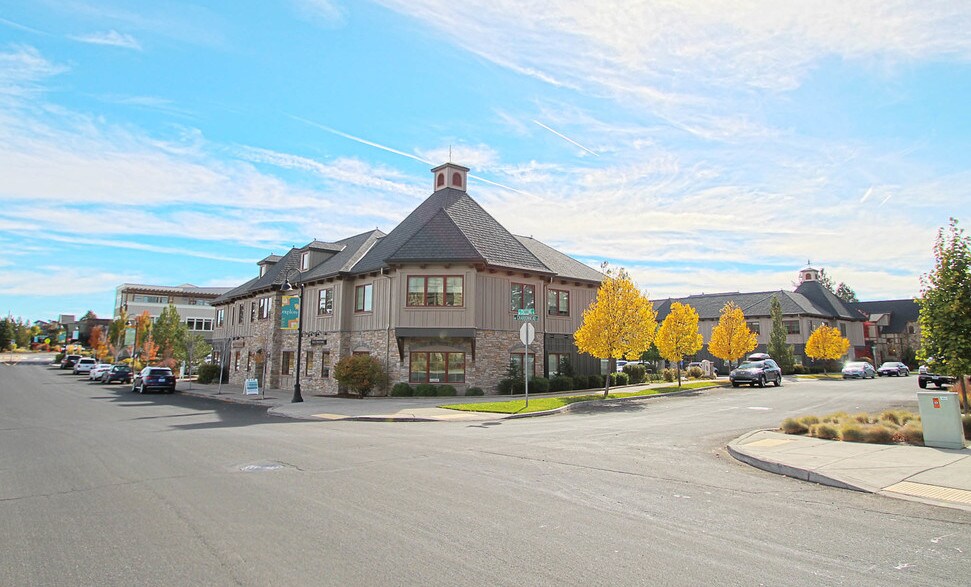 More Photos Of 2855 NW Crossing Dr, Bend Medical For Lease
