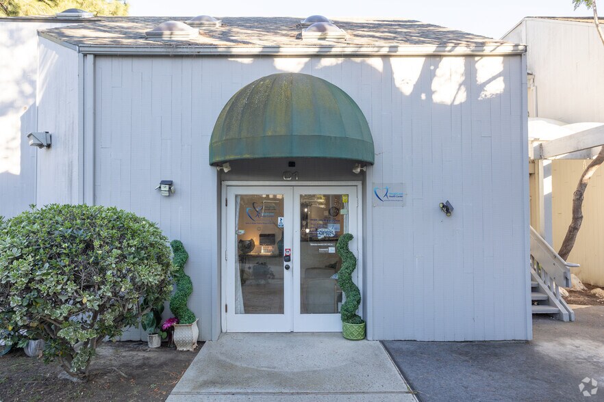 More Photos Of 760 Las Posas Rd, Camarillo Loft Creative Space For Sale