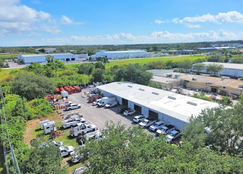 Primary Photo Of 3526 Work Dr, Fort Myers Warehouse For Lease