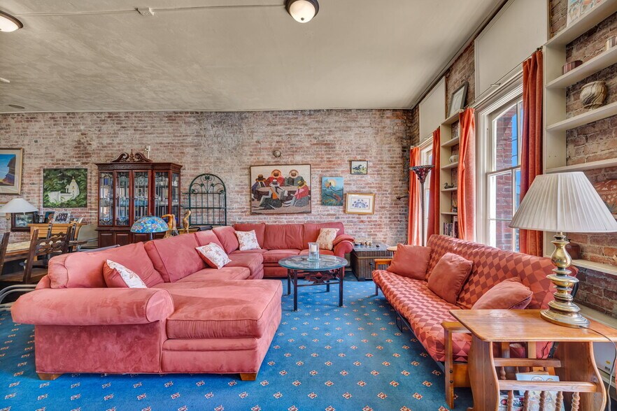 More Photos Of 58 N C St, Virginia City Storefront For Sale