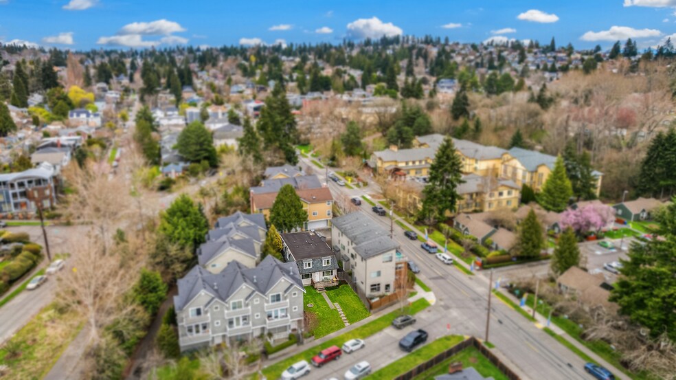 More Photos Of 3910 NE 51st St, Seattle Land For Sale