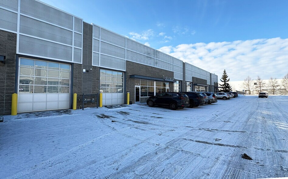 More Photos Of 11211 180 St NW, Edmonton Flex For Sale