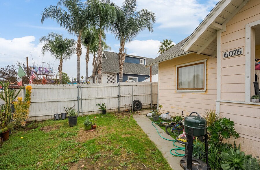More Photos Of 6072 York Blvd, Los Angeles Freestanding For Sale