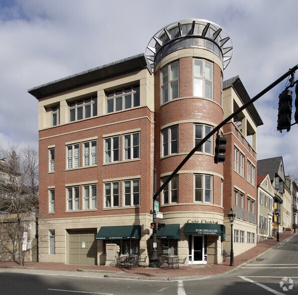 More Photos Of 2 Thomas St, Providence Storefront Retail Residential For Lease