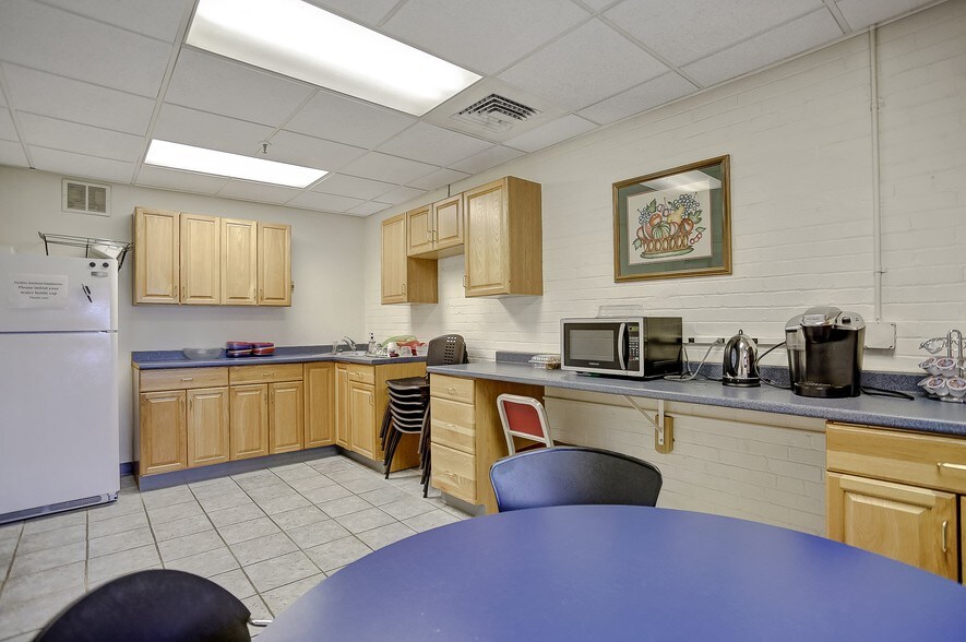 More Photos Of 1500 Paxton St, Harrisburg Office For Lease