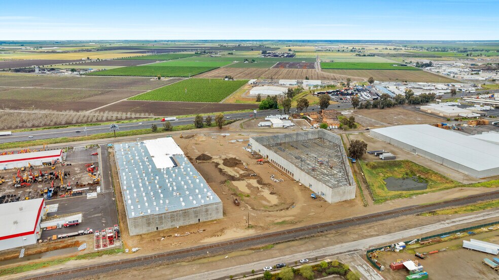 More Photos Of 30041 Bradham Dr, Visalia Distribution For Sale