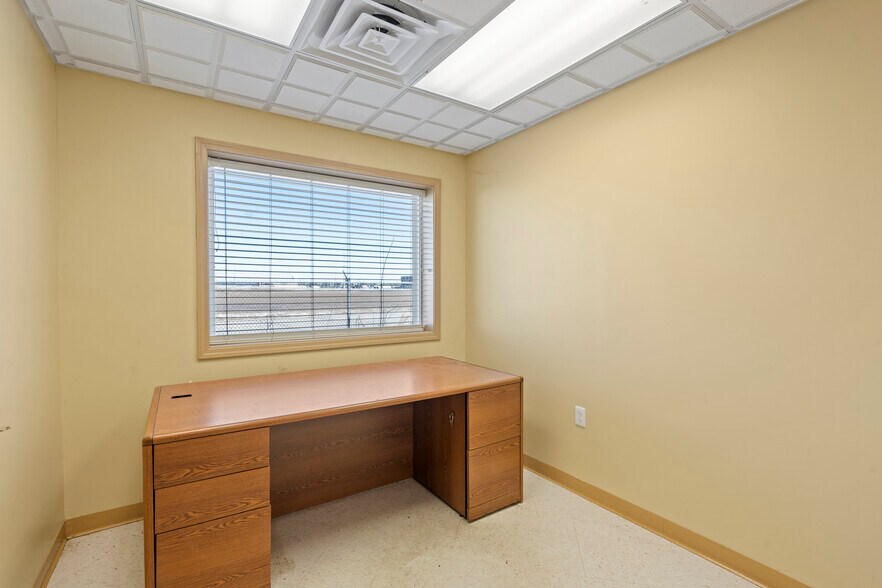 More Photos Of 275 Larcel Dr, Sikeston Flex For Lease