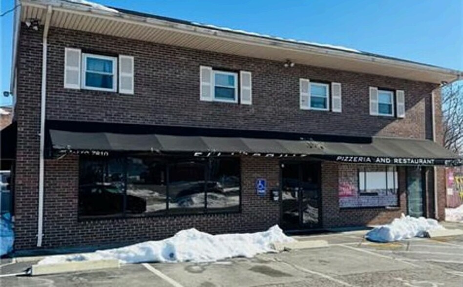 Primary Photo Of 1690 W Shore Rd, Warwick Restaurant For Lease