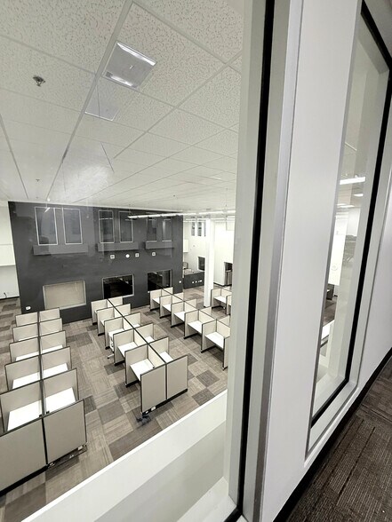 More Photos Of 5402 W Laurel St, Tampa Loft Creative Space For Lease