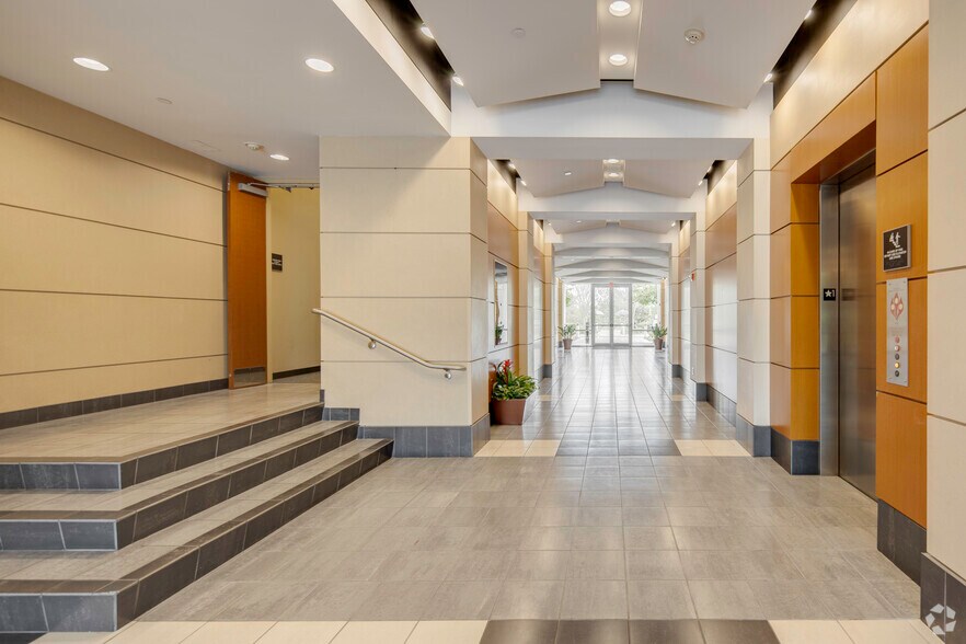 More Photos Of 8325 Southpark Cir, Orlando Office For Lease
