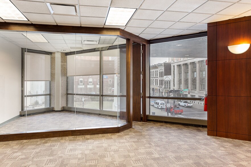 More Photos Of 500 W Jefferson St, Louisville Office For Lease
