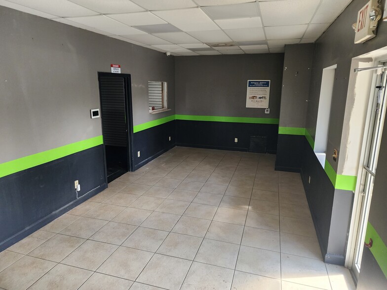 More Photos Of 1927-1935 SW South Macedo Blvd, Port Saint Lucie Warehouse For Sale