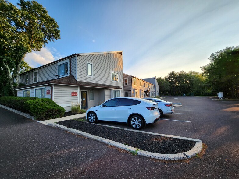 More Photos Of 920 Lawn Ave, Sellersville Medical For Sale