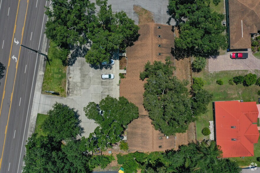 More Photos Of 16110-16122 N Florida Ave, Lutz Office For Lease