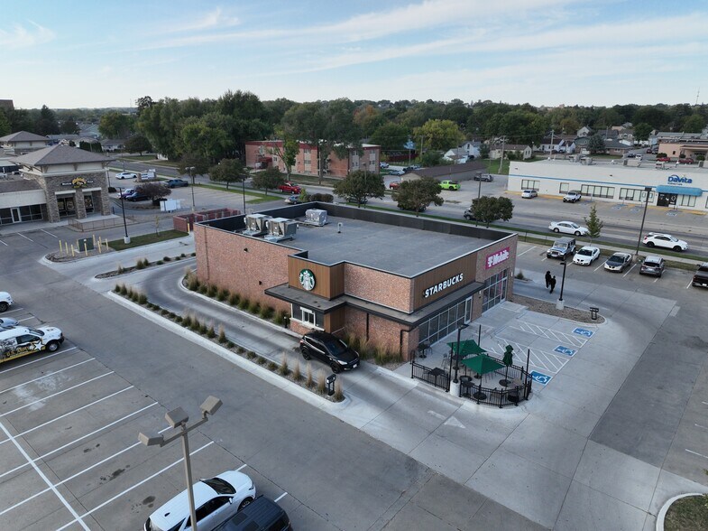 More Photos Of 700 S 13th St, Norfolk Storefront For Sale