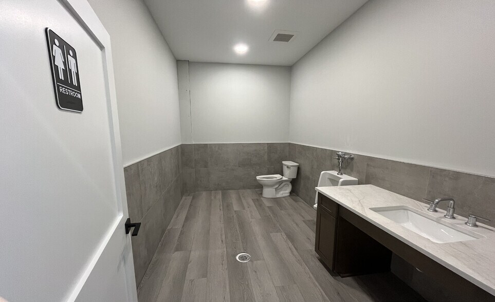 More Photos Of 2398 Beryllium Rd, Scotch Plains Warehouse For Sale