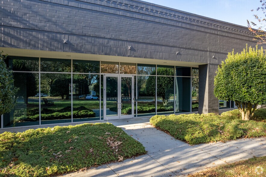 More Photos Of 11560 Great Oaks Way, Alpharetta Unknown For Lease