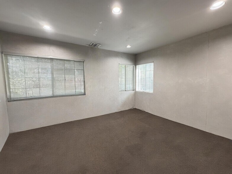 More Photos Of 11420 Ventura Blvd, Studio City Office Residential For Sale