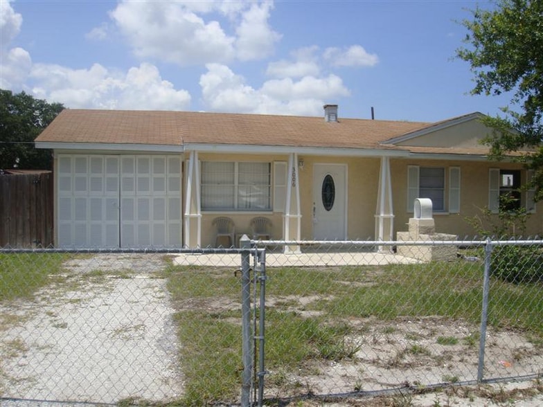 Primary Photo Of 3006 N 44th St, Tampa General Retail For Sale