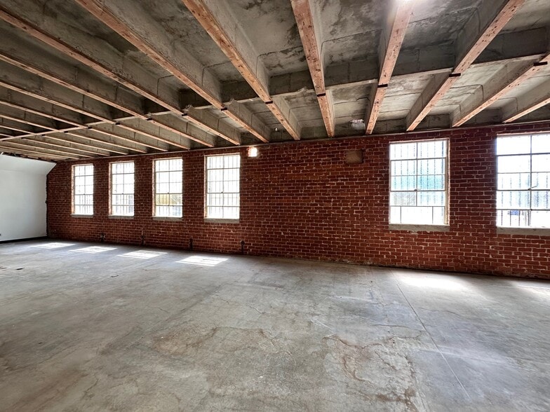 More Photos Of 1327 S Olive St, Los Angeles Specialty For Lease