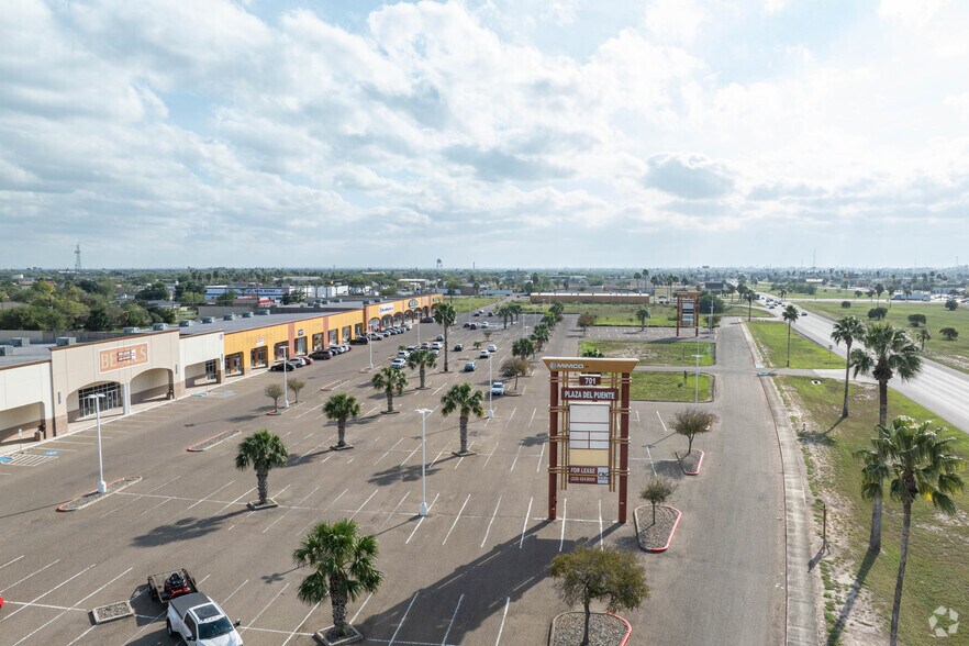More Photos Of 701 N International Blvd, Hidalgo General Retail For Sale