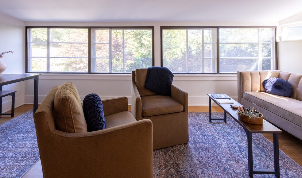 More Photos Of 20255 Willamette Dr, West Linn Specialty For Sale