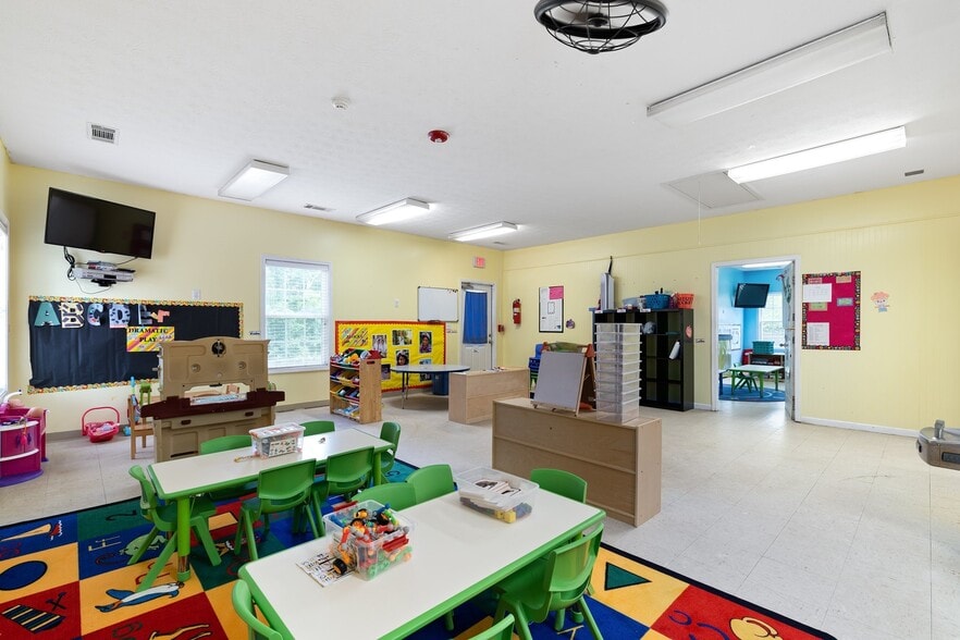 More Photos Of 824 Temple Rd, Bremen Daycare Center For Sale