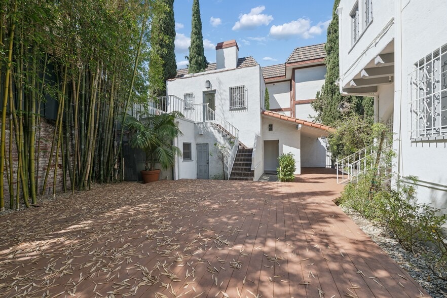 More Photos Of 4526 Wilshire Blvd, Los Angeles Office Residential For Sale