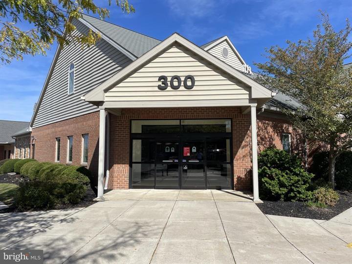 More Photos Of 300 Historic Dr, Strasburg General Retail For Sale