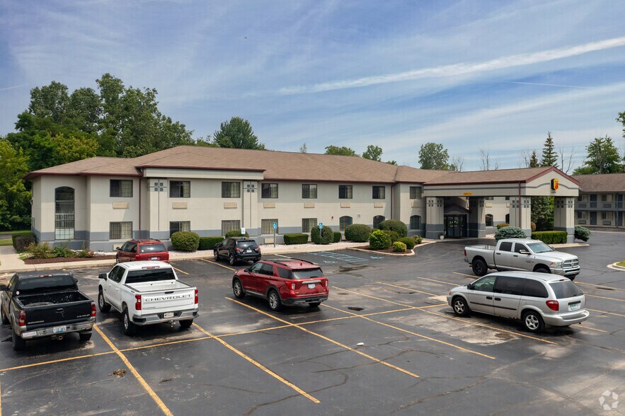 More Photos Of 1484 Gratiot Blvd, Marysville Hotel For Sale