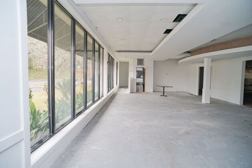 More Photos Of 2809 Sharer Rd, Tallahassee Restaurant For Lease