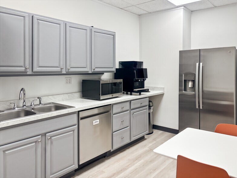 More Photos Of 1 W 125th St, New York Coworking Space