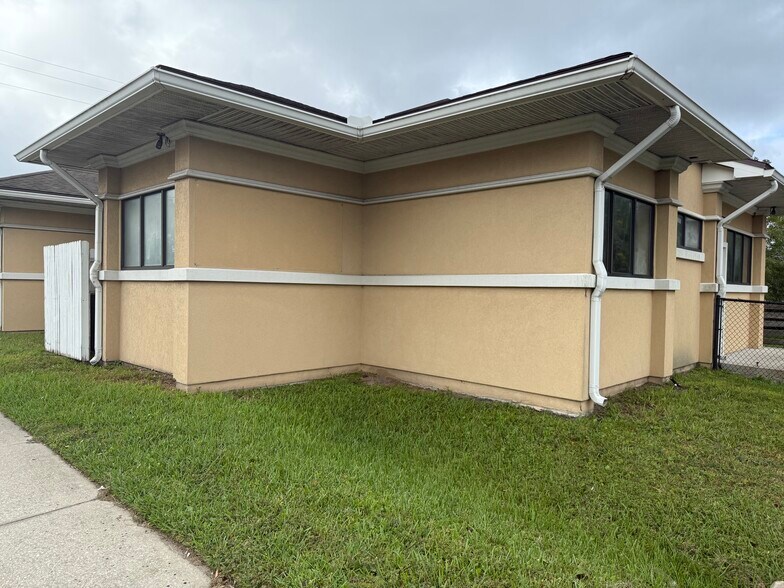 More Photos Of 6531 103rd St, Jacksonville Medical For Sale