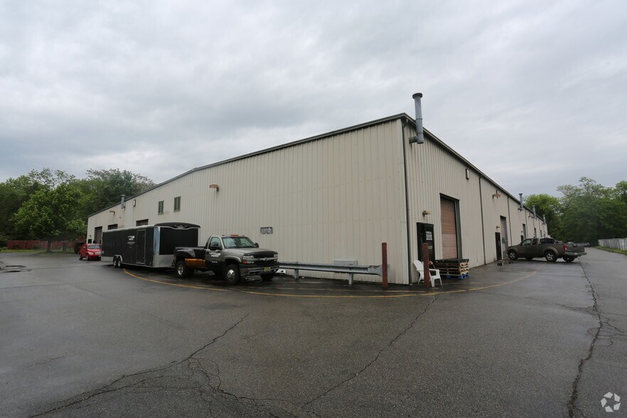More Photos Of 112 East Ave, Hackettstown Warehouse For Lease
