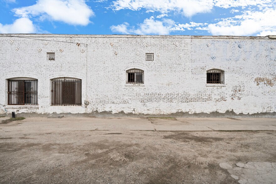 More Photos Of 4441 Avalon Blvd, Los Angeles Apartments For Sale
