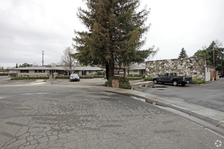 More Photos Of 3301 Alta Arden Expy, Sacramento Medical For Sale