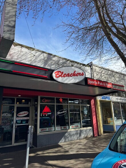 More Photos Of 8560 Greenwood Ave N, Seattle Storefront For Sale