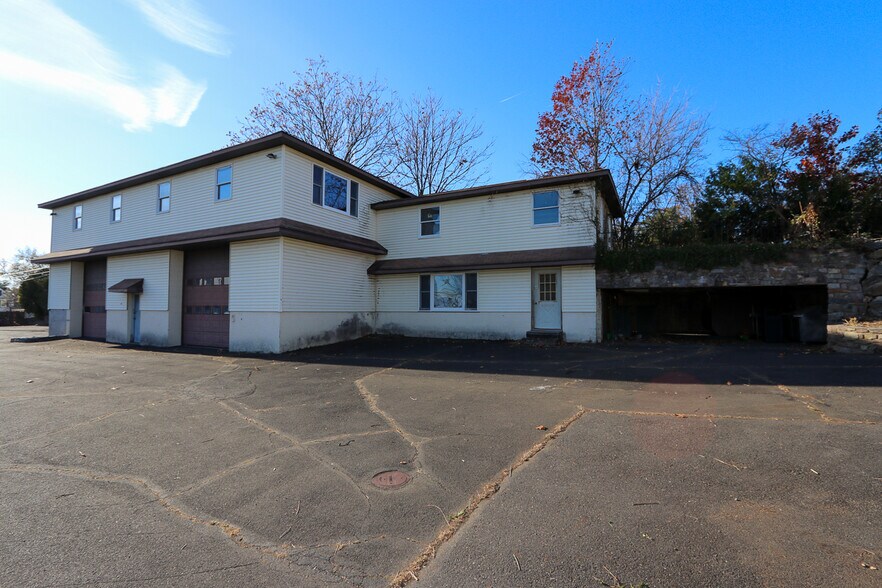More Photos Of 657 Red Lion Rd, Huntingdon Valley Office Residential For Sale
