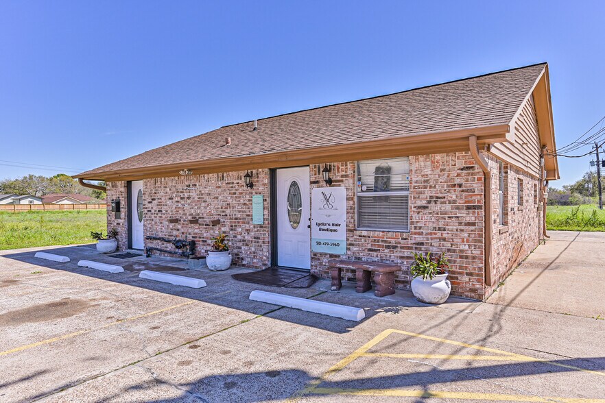 More Photos Of 5001 Luella Ave, Deer Park Office For Sale