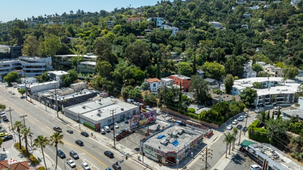 More Photos Of 3655 Cahuenga Blvd W, Los Angeles Restaurant For Lease