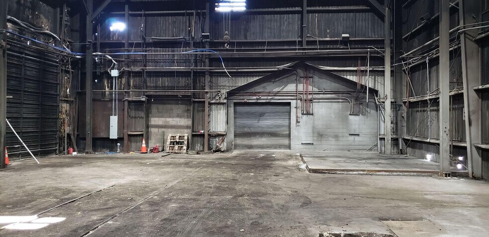 More Photos Of 510 S Harding St, Indianapolis Warehouse For Lease