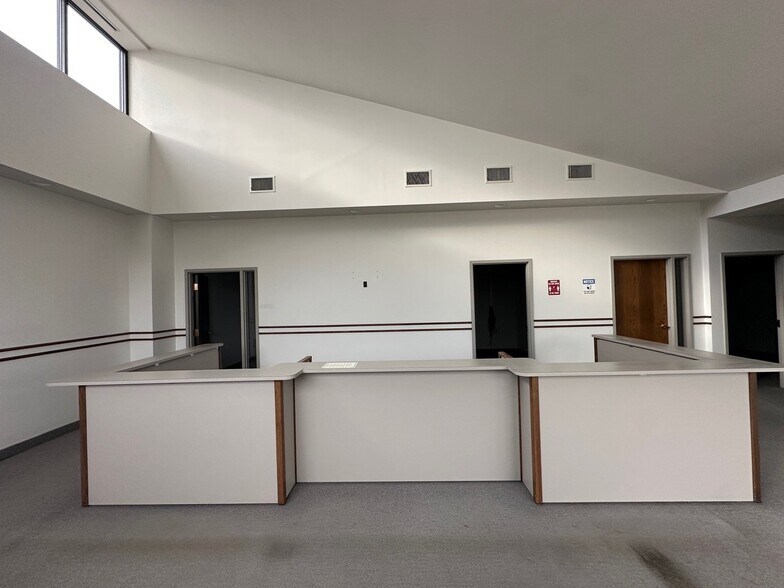 More Photos Of 560 W Third St, Jamestown Office For Lease