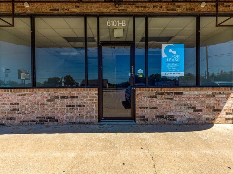 More Photos Of 6101 Watauga Rd, Watauga Unknown For Lease